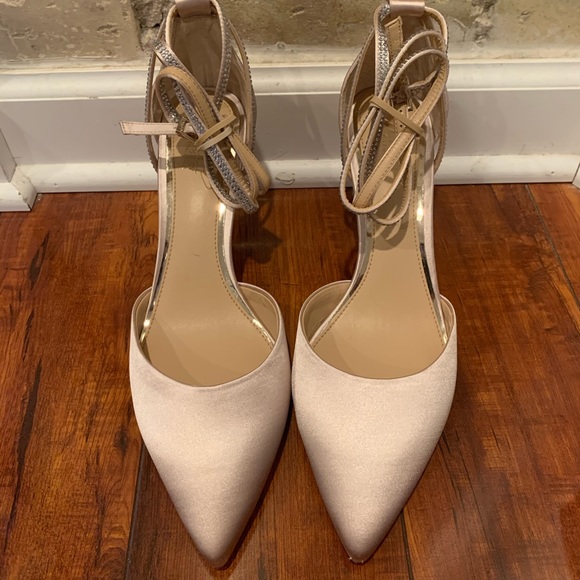 Badgley Mischka Shoes - 🆕 Badgley Mischka Heels